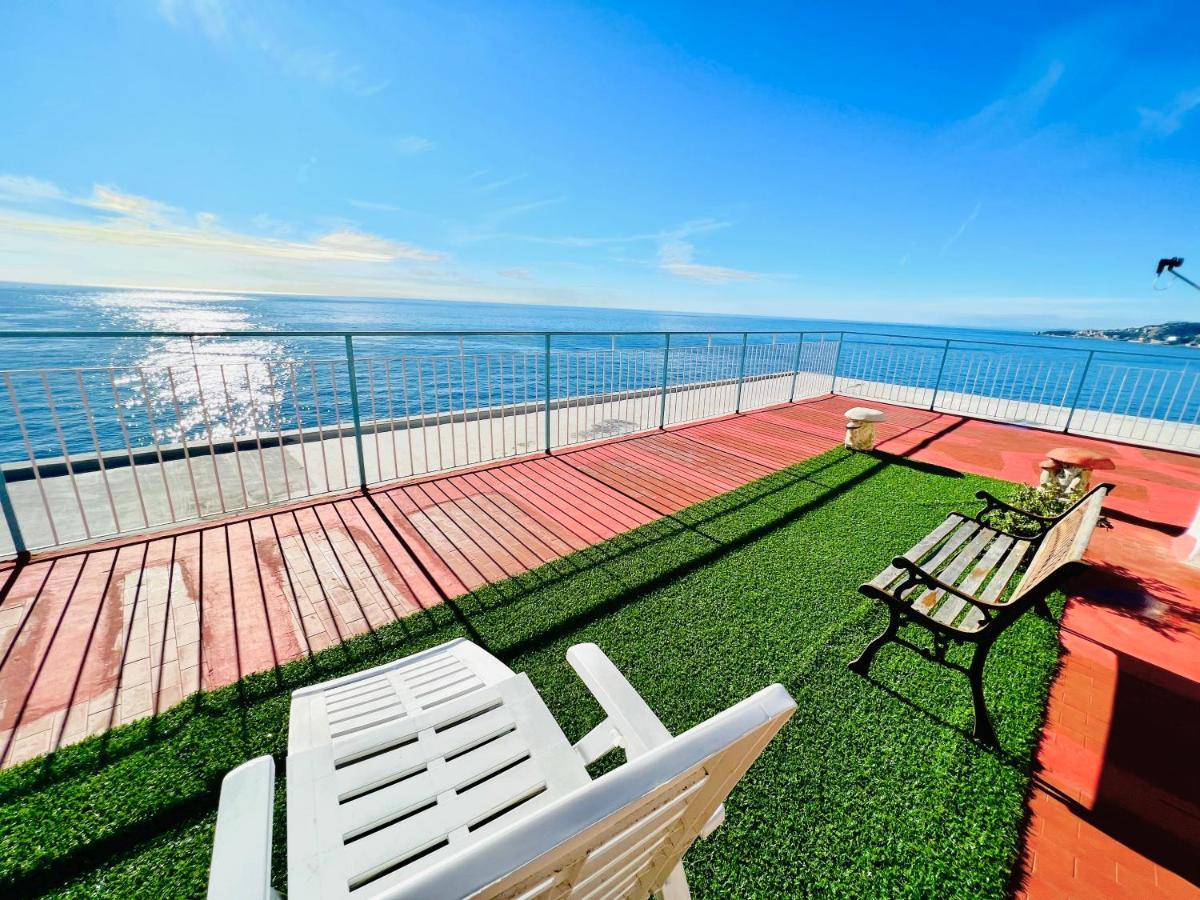 Suite Sunset 22 - Fronte Mare Санремо Экстерьер фото